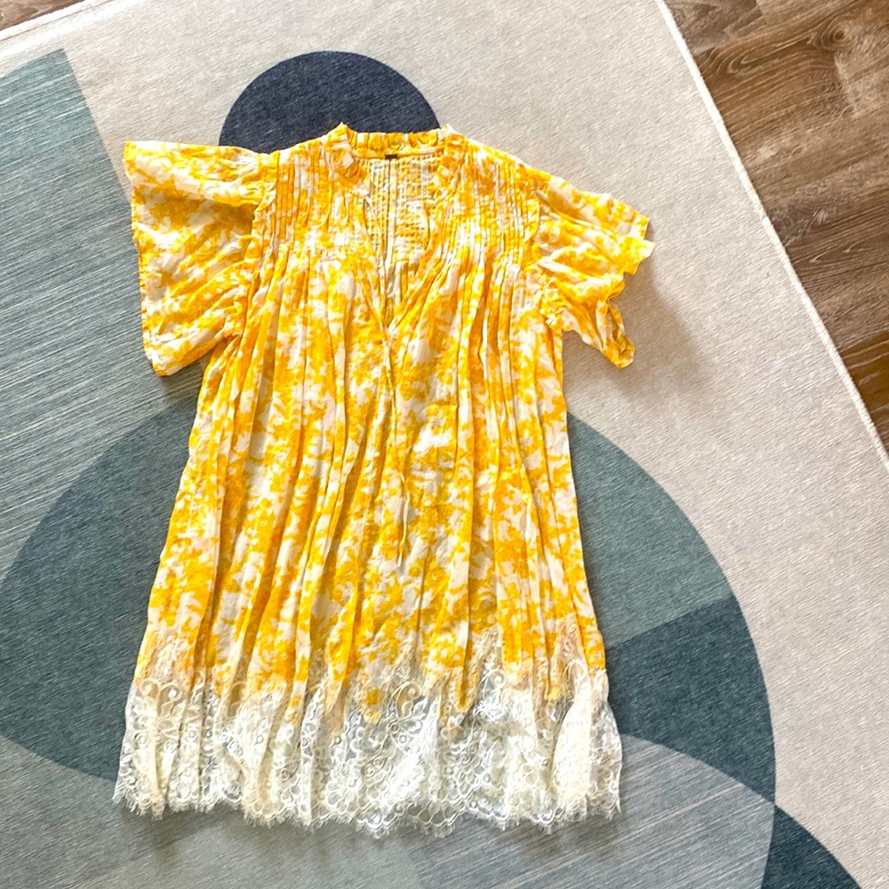 Free people white and yellow dress, (needs nude slip)